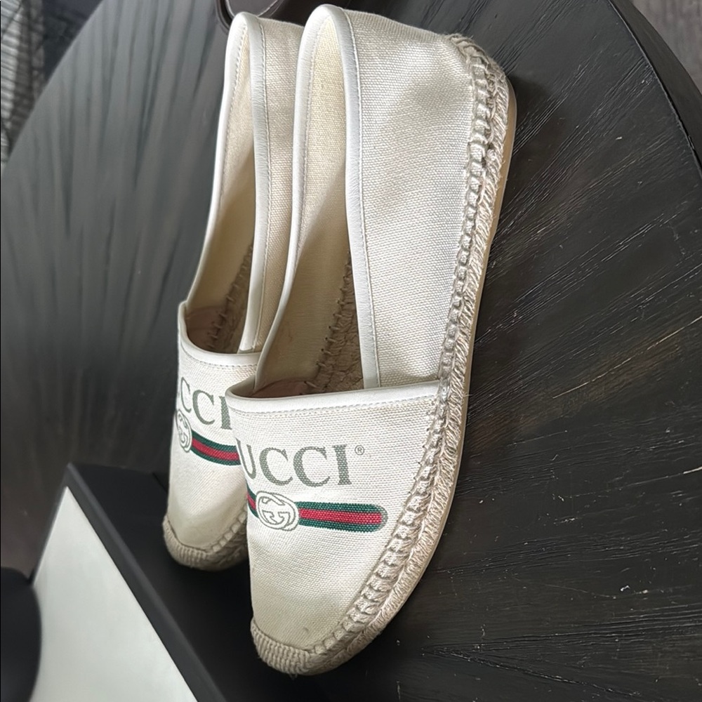 Gucci Women's Beige Espadrilles with Logo - Picture 9 of 12